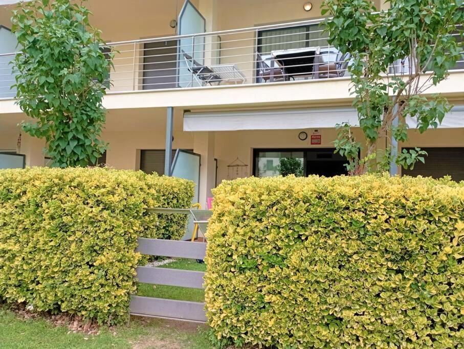 Apartamento En Primera Linea De Mar Roses Esterno foto