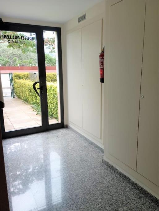 Apartamento En Primera Linea De Mar Roses Esterno foto