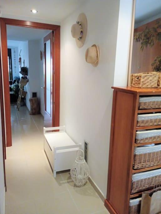 Apartamento En Primera Linea De Mar Roses Esterno foto